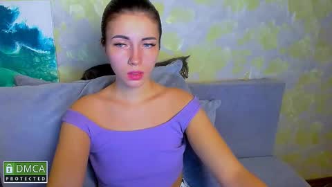 Kira  online show from December 4, 2025, 7:00 pm