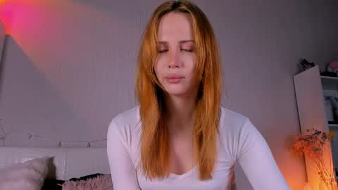 Kira online show from April 27, 2026, 4:21 am