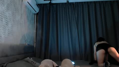 Kira  follow me  online show from November 4, 2025, 11:15 pm