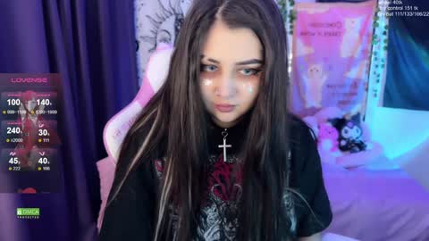 kira_yung online show from January 5, 2025, 11:48 am