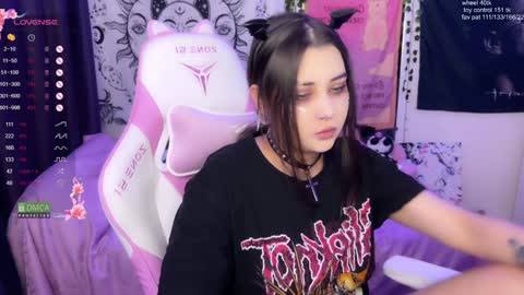 kira_yung online show from January 21, 2025, 6:02 pm
