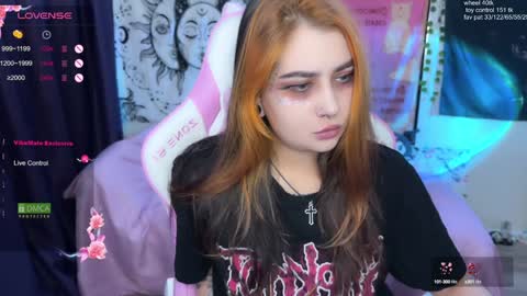 kira_yung online show from February 3, 2025, 6:24 am