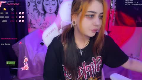 kira_yung online show from February 4, 2025, 5:31 am