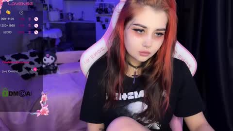 kira_yung online show from February 14, 2025, 4:41 pm