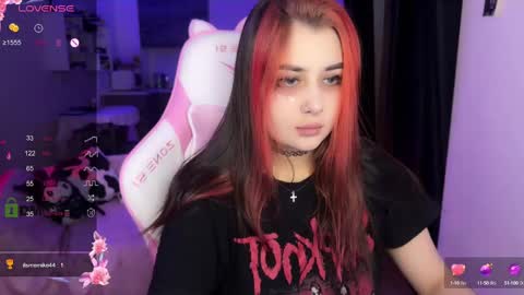 kira_yung online show from February 20, 2025, 2:29 am