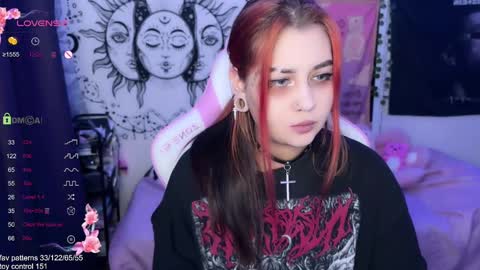 kira_yung online show from February 26, 2025, 5:09 am