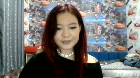 Kira online show from September 29, 2025, 6:13 pm