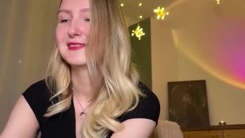 Snapshot of kirafatex chatting on October 14, 2025, 3:46 pm KiraFatex online show from October 14, 2025, 3:46 pm