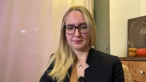 Snapshot of kirafatex chatting on November 17, 2025, 4:13 pm KiraFatex online show from November 17, 2025, 4:13 pm