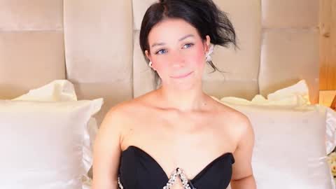 kira online show from November 9, 2025, 4:11 am