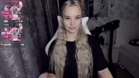 Snapshot of kirakrox chatting on November 18, 2025, 8:35 pm kirakrox online show from November 18, 2025, 8:35 pm