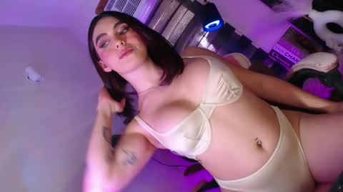 Its your girl KIRA online show from September 9, 2025, 2:33 am