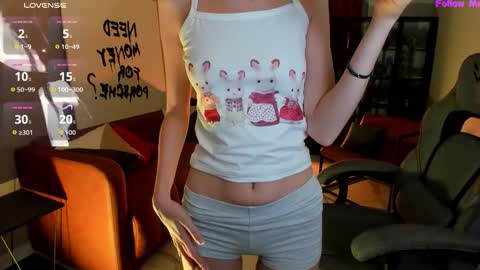 Snapshot of kiramontoyaa chatting on October 18, 2025, 8:42 pm Kira online show from October 18, 2025, 8:42 pm