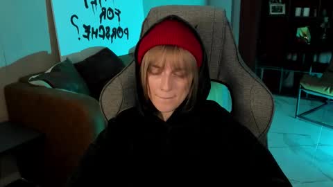 Snapshot of kiramontoyaa chatting on November 1, 2025, 2:41 pm Kira online show from November 1, 2025, 2:41 pm