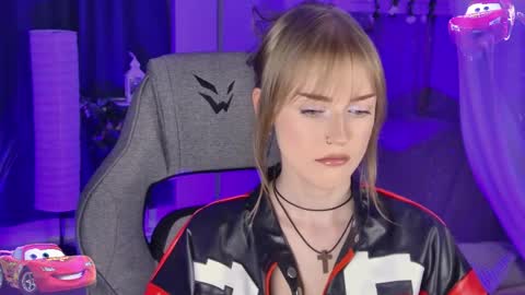 Kira online show from May 15, 2026, 11:23 pm