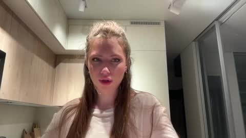 Kira online show from May 26, 2026, 3:19 pm