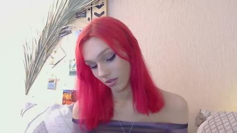 Kira online show from May 5, 2026, 1:19 pm