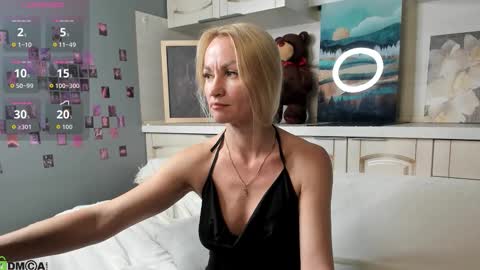 KiraSun online show from November 10, 2025, 12:26 pm