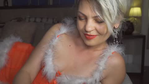 kirasunny online show from December 25, 2024, 9:11 pm