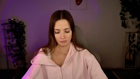 kiravair online show from November 17, 2025, 5:13 am