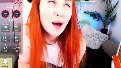 kiraxmoon online show from February 28, 2025, 8:18 pm