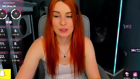 kiraxmoon online show from March 11, 2025, 10:07 am