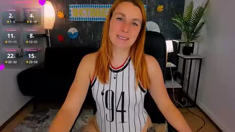 kiraxmoon online show from September 14, 2025, 6:23 am
