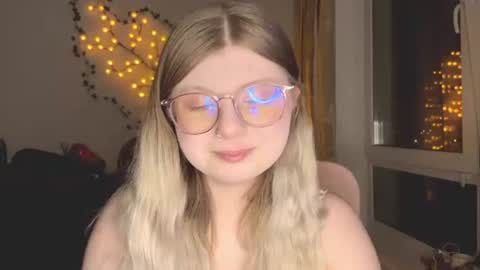 KiraYume online show from July 10, 2026, 9:50 pm