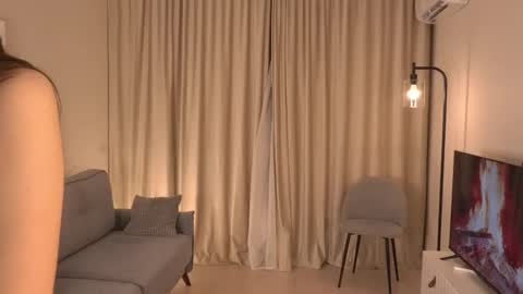 kiri_pvt online show from October 25, 2025, 6:57 pm