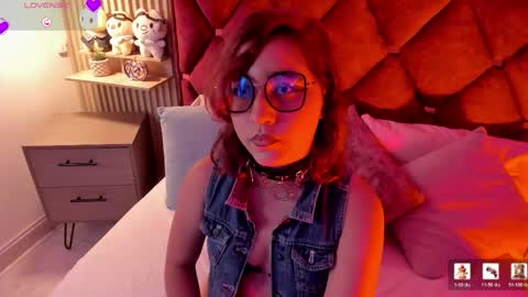 Samantha  Velvet online show from April 22, 2026, 9:05 pm