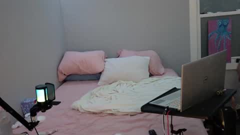 Snapshot of kirkcammerman1 chatting on February 20, 2025, 7:34 am Onya online show from February 20, 2025, 7:34 am