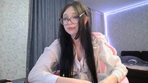 Snapshot of kirstievelasco chatting on September 11, 2025, 7:14 pm Nicole online show from September 11, 2025, 7:14 pm