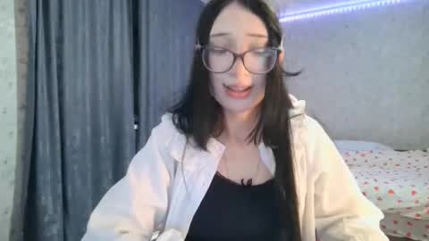 Snapshot of kirstievelasco chatting on October 28, 2025, 6:54 pm Nicole online show from October 28, 2025, 6:54 pm