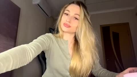 kirstinenter online show from February 22, 2026, 10:25 am