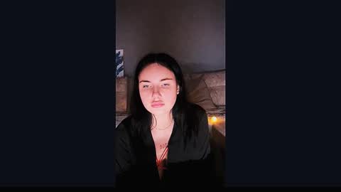 Kira online show from October 19, 2025, 7:47 pm