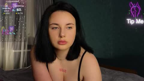 Kira online show from March 9, 2026, 8:02 pm