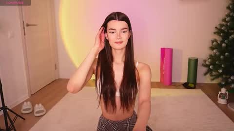 Kisa  20SALE online show from February 6, 2026, 5:12 am