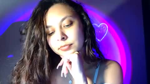 kiss_ameliaa online show from February 26, 2025, 7:05 pm