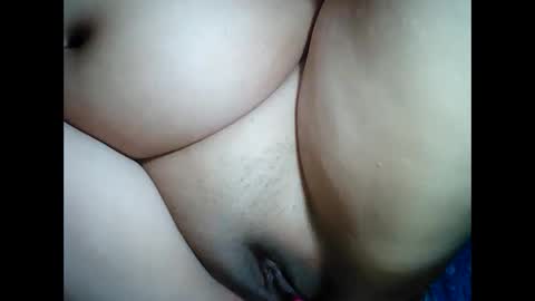 Snapshot of kissableapple chatting on March 7, 2025, 10:32 pm apple online show from March 7, 2025, 10:32 pm