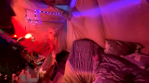 Snapshot of kissahsins chatting on December 21, 2024, 9:58 pm Kissah Kreampuff online show from December 21, 2024, 9:58 pm