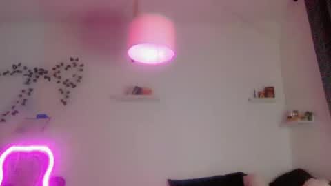 Snapshot of kissahsins chatting on October 10, 2025, 3:49 am Kissah Kreampuff online show from October 10, 2025, 3:49 am