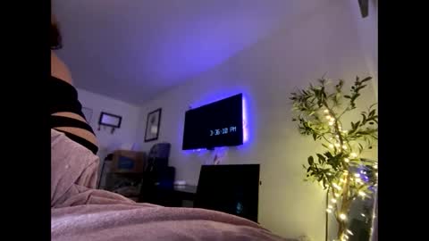 Snapshot of kissahsins chatting on February 1, 2026, 11:36 pm Kissah Kreampuff online show from February 1, 2026, 11:36 pm