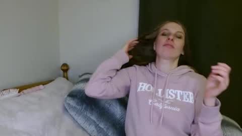 Allie online show from December 11, 2024, 6:04 am
