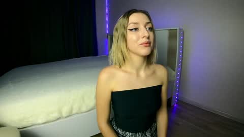 KissAllisse online show from January 22, 2025, 7:45 pm