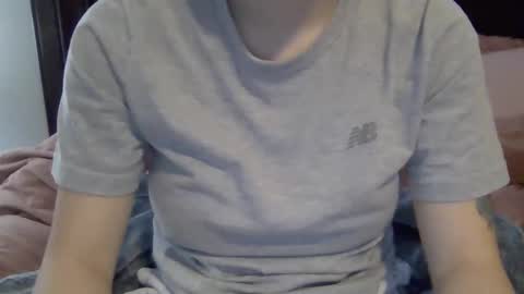 kissandtell1357 online show from December 19, 2025, 5:09 pm