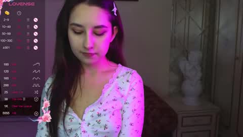 Snapshot of kisses_eva chatting on October 10, 2025, 4:33 am Hot Eva online show from October 10, 2025, 4:33 am