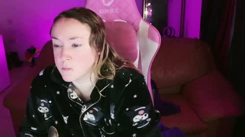 kissica online show from January 16, 2025, 6:48 pm