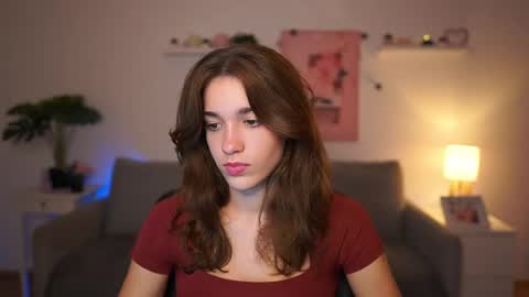 Sisi online show from September 10, 2025, 5:13 pm