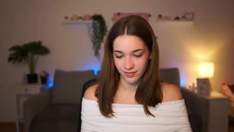 Sisi online show from November 28, 2025, 2:31 pm