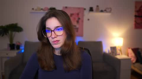 Sisi online show from February 9, 2026, 2:32 pm